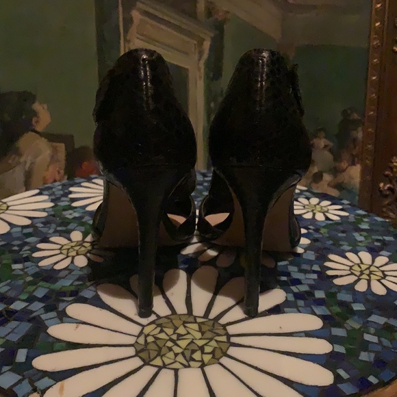 Vince Camuto heels like new - Picture 4 of 6
